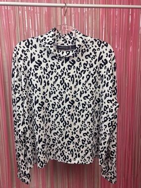 Like New Something Navy White and Black Leopard Print Mock Neck Top M